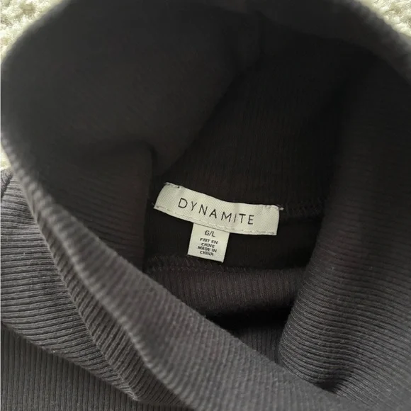 Dynamite Turtleneck - Picture 6 of 7